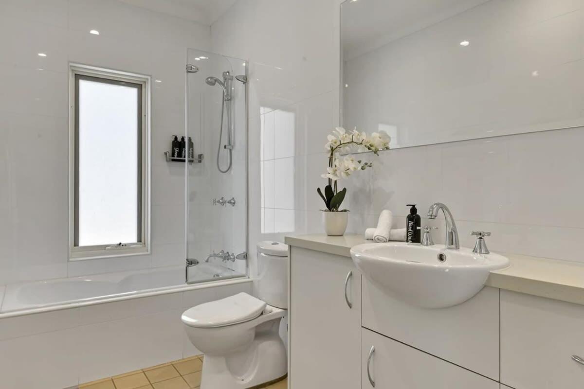 The Sampson Haven - Luxe CBD Getaway, Dog Friendly