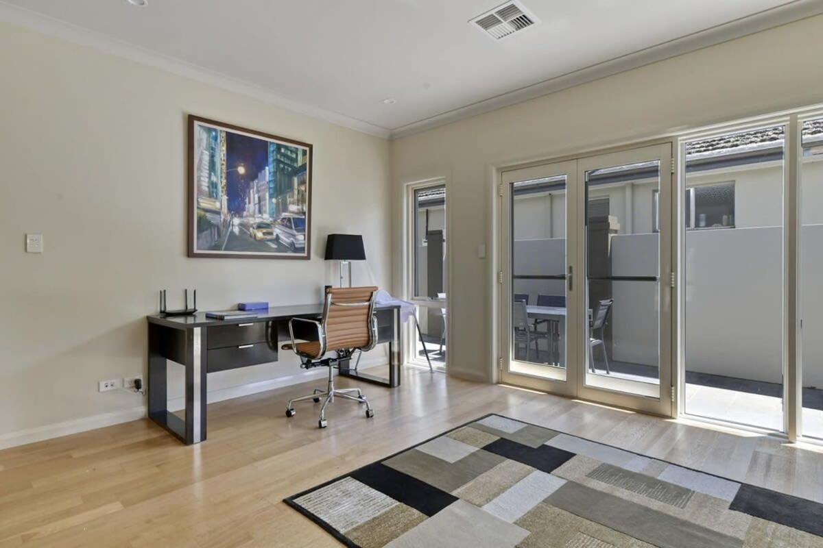 The Sampson Haven - Luxe CBD Getaway, Dog Friendly