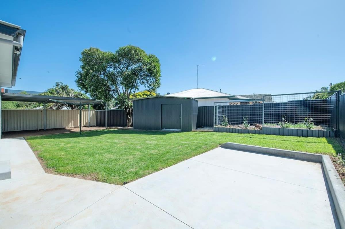 Cobbora Cottage - Sleek & Stylish, Near Hospital
