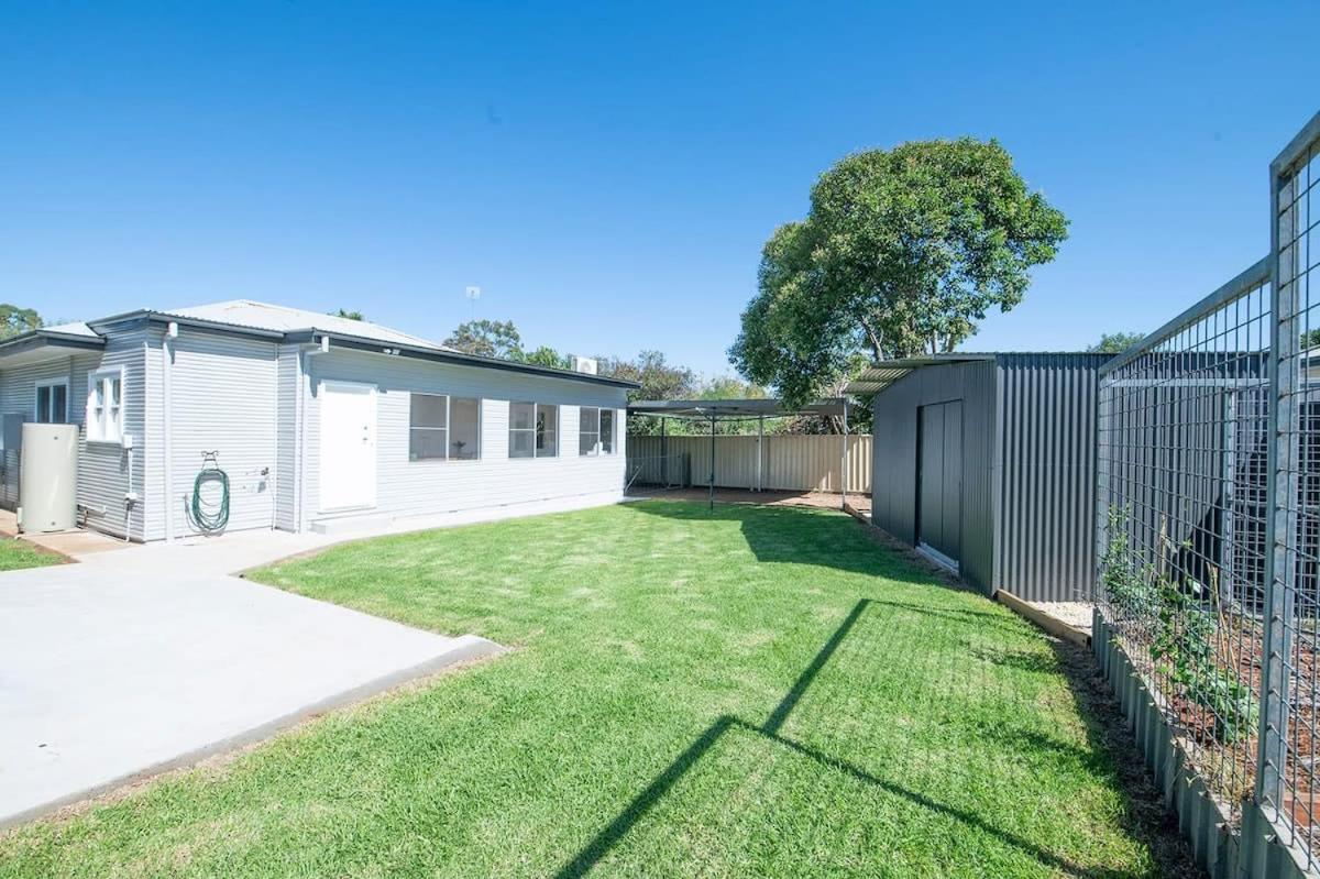Cobbora Cottage - Sleek & Stylish, Near Hospital
