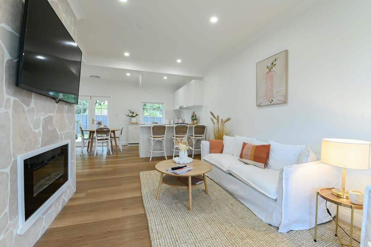 Paradise on Palmer - Whimsical Abode, Firepit