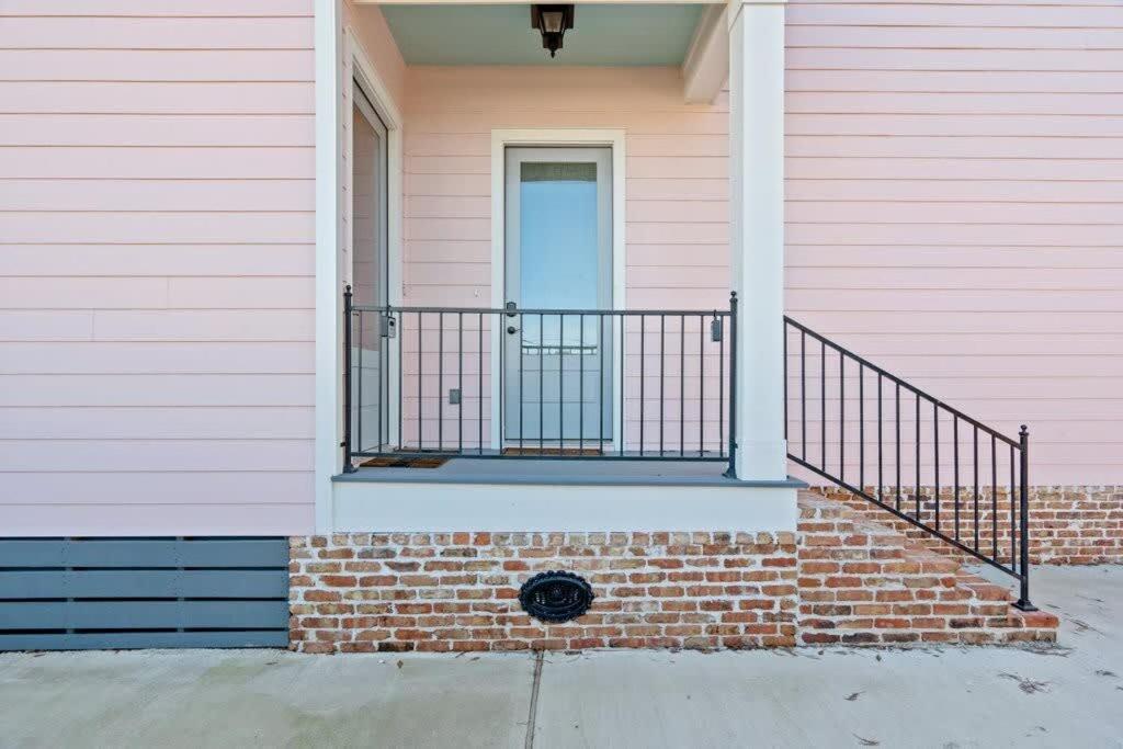 Luxury 4BD with Pool and off street parking view 3