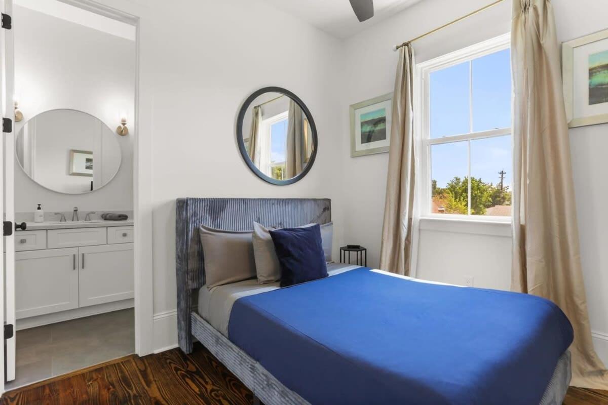 Elegant 4bd with Pool and Off Street Parking view 4
