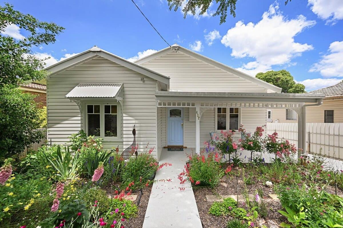 Carwyn Cottage - Impeccably Styled, Circa 1940s