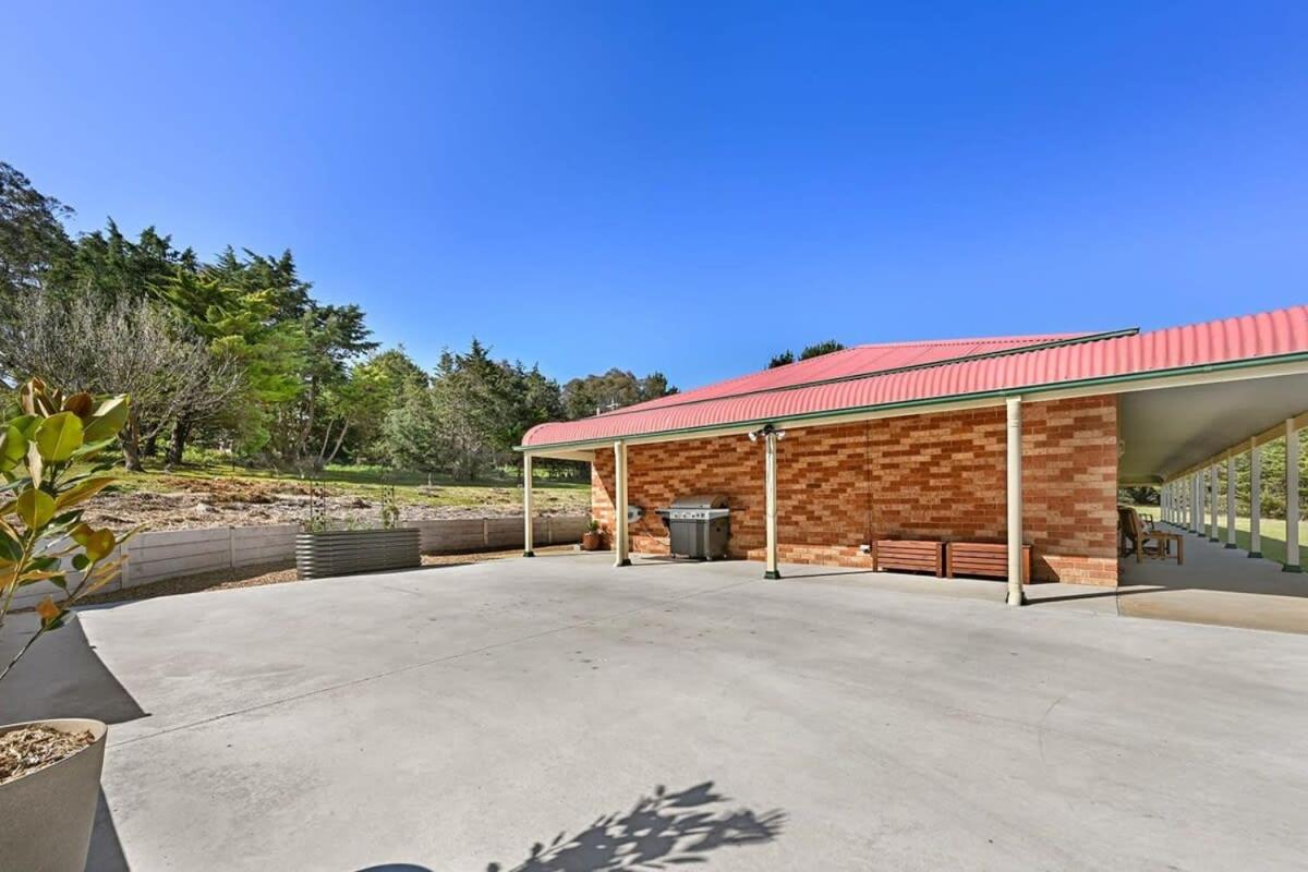 Highfields - Rural Entertainer with Valley Views
