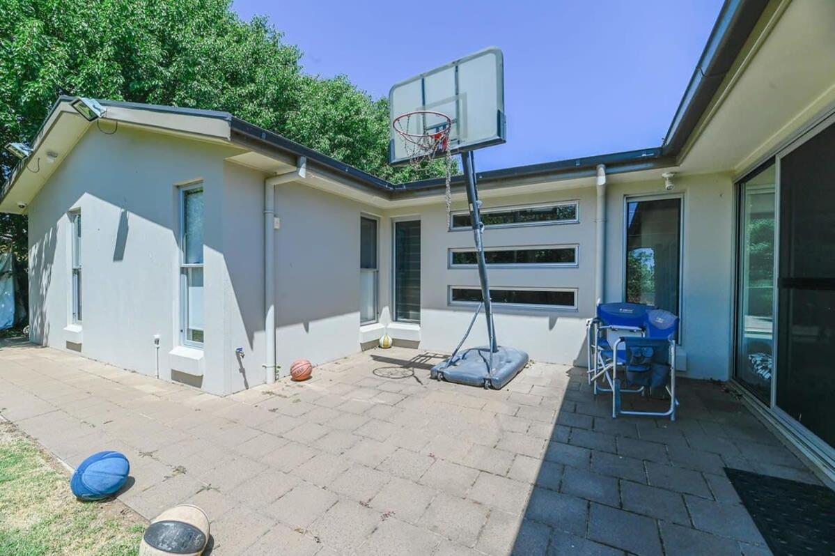 Southlakes Haven - Lake Views, Pet Friendly