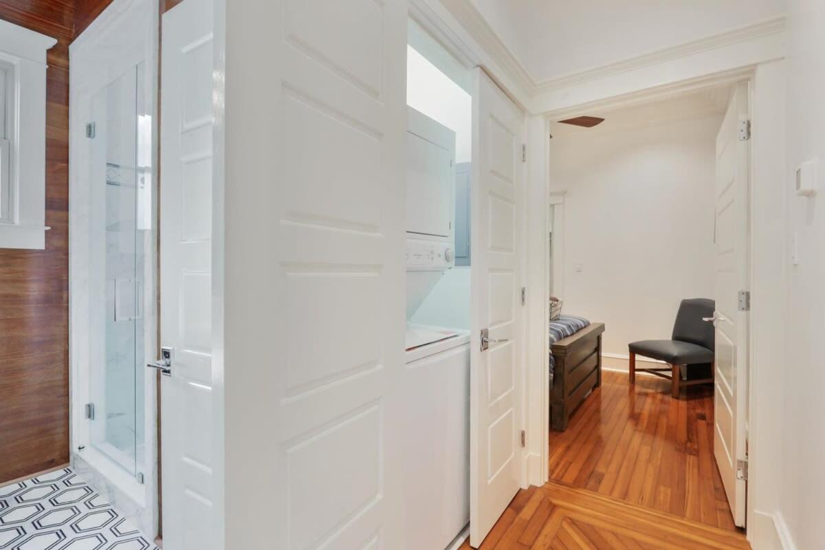 Luxury New Renovation Centrally located Beauty photo 3