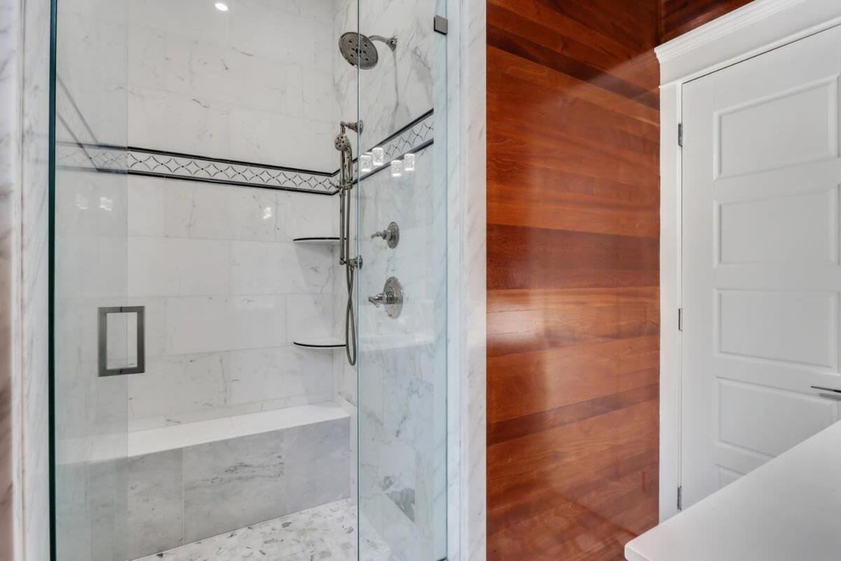 Luxury New Renovation Centrally located Beauty — New Orleans photo 4