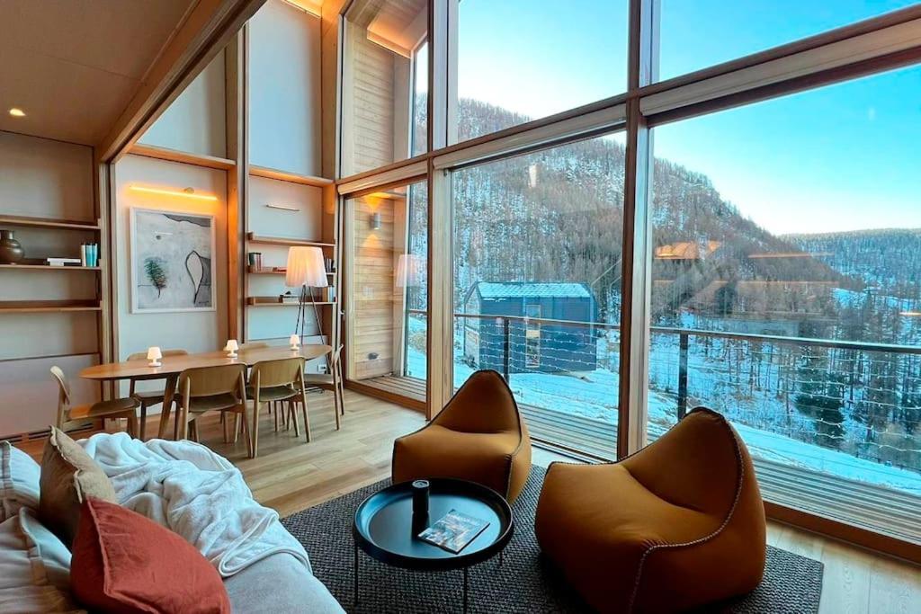 Spectacular Alpine Home view 3