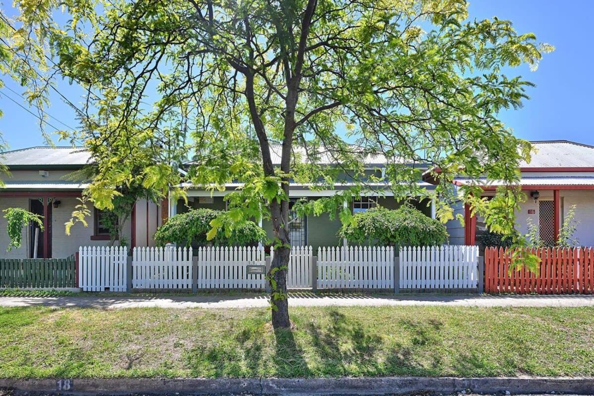 Autumn Leaf Cottage - Close to CBD, Heritage Charm