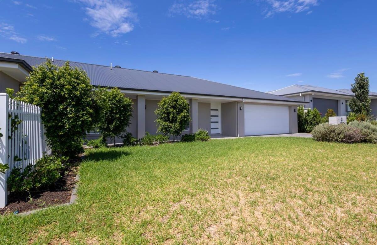 Luxury on Lesmurdie - Close to Zoo & Golf Club