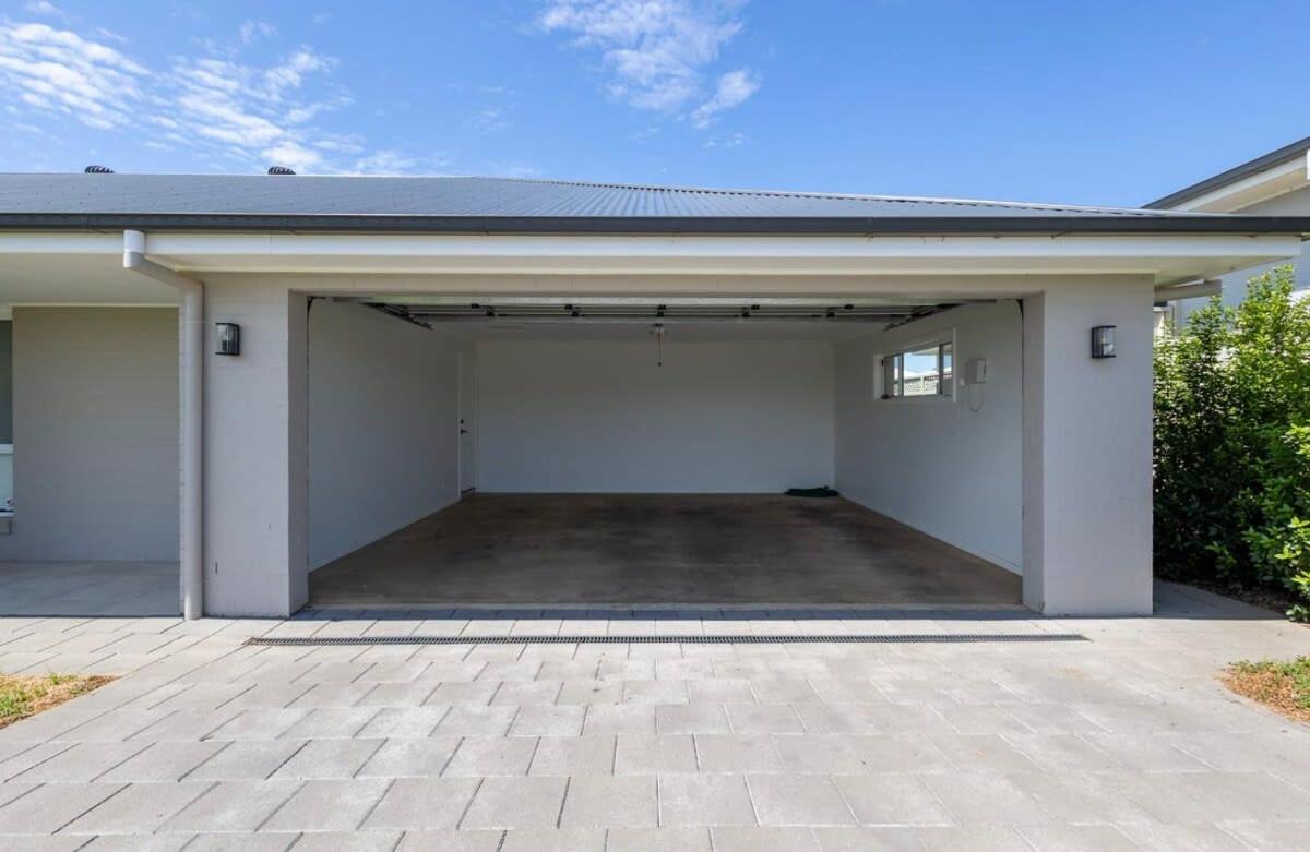 Luxury on Lesmurdie - Close to Zoo & Golf Club