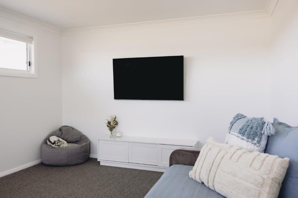 Macquarie - Sleek & Stylish, Countryside Views