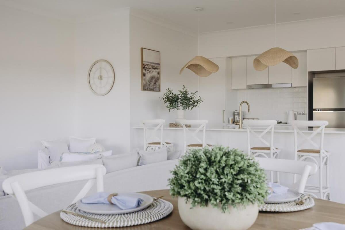 Macquarie - Sleek & Stylish, Countryside Views