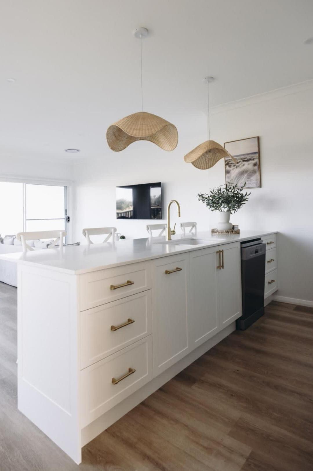 Macquarie - Sleek & Stylish, Countryside Views