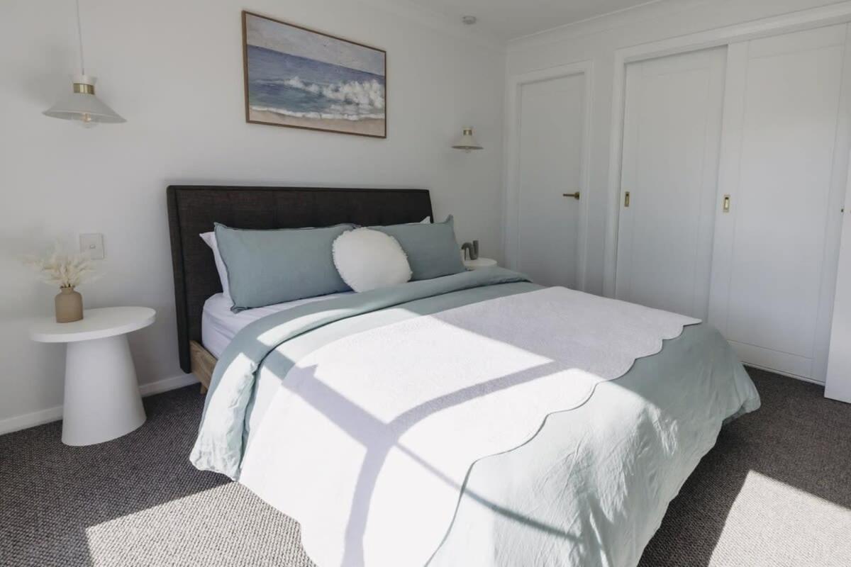Macquarie - Sleek & Stylish, Countryside Views