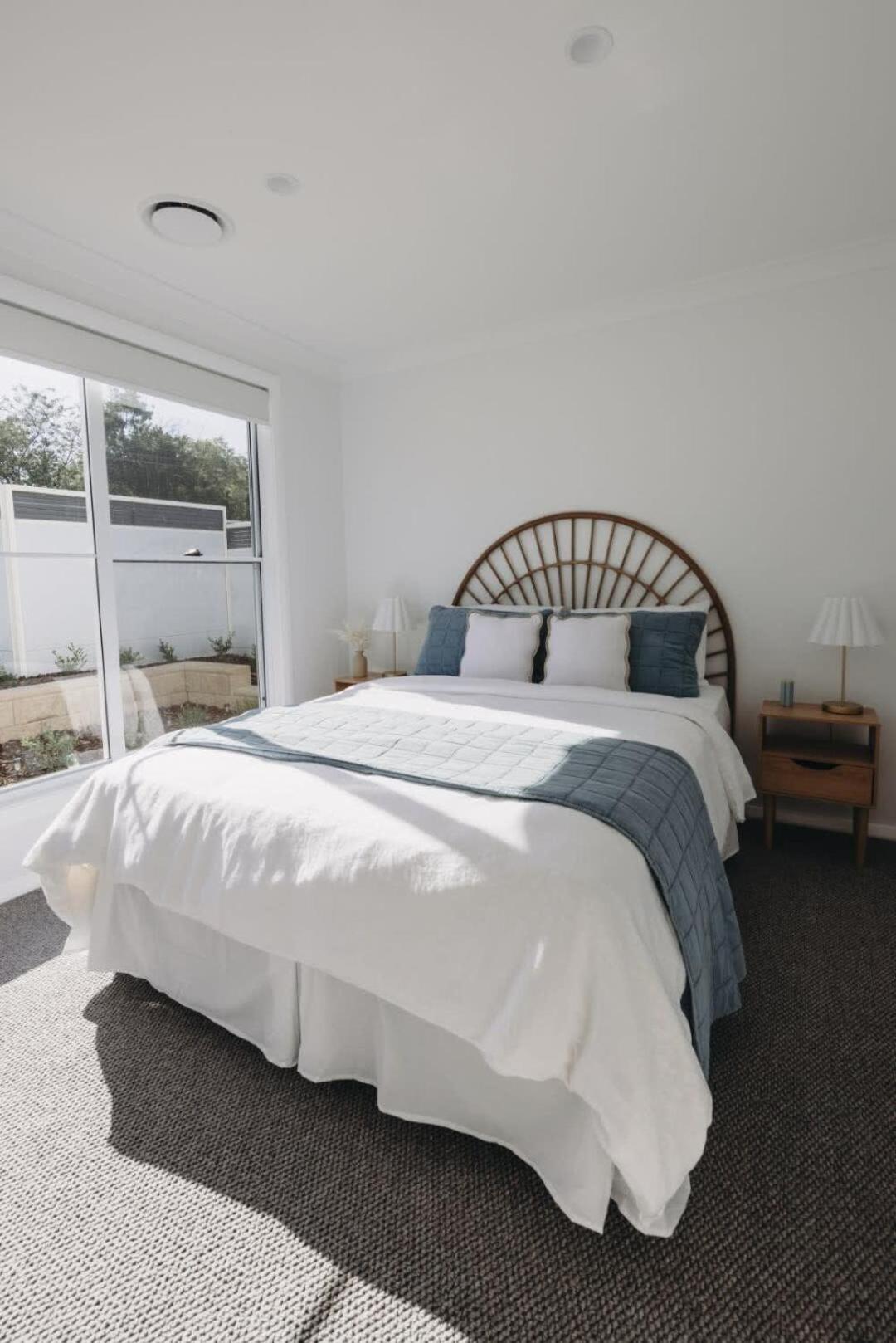 Macquarie - Sleek & Stylish, Countryside Views
