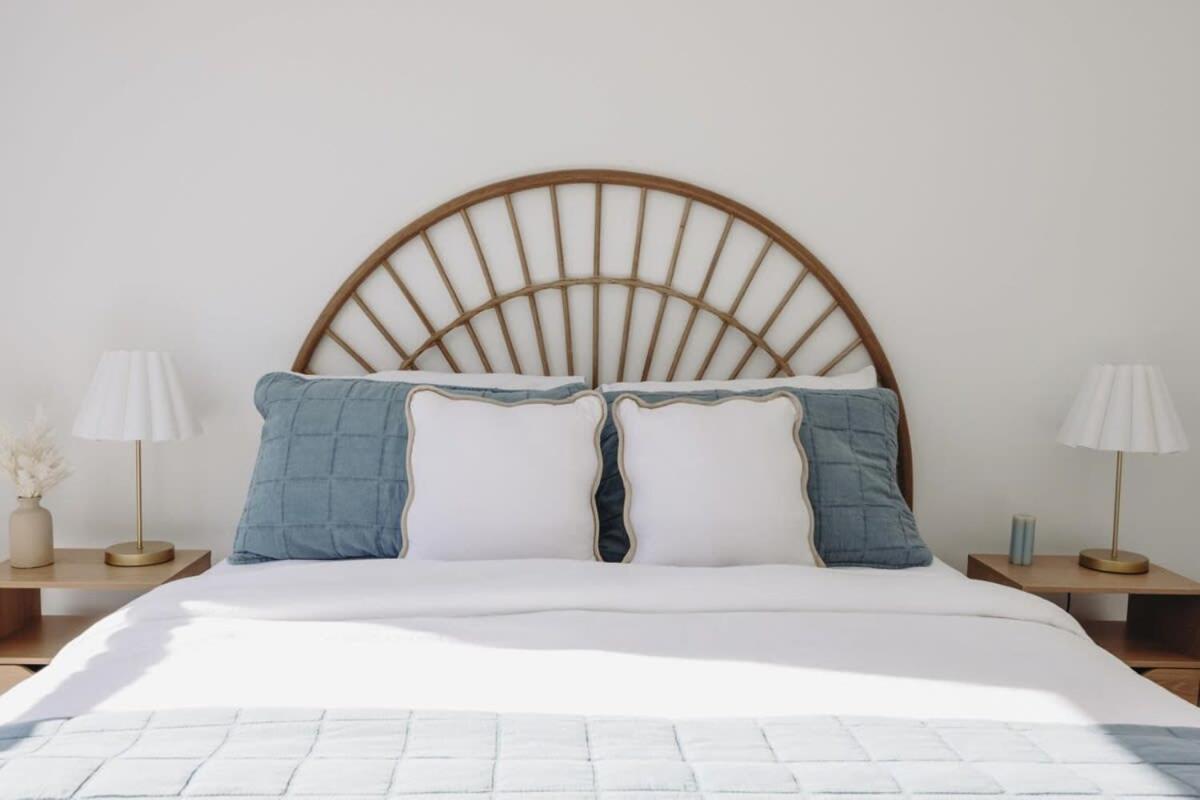 Macquarie - Sleek & Stylish, Countryside Views
