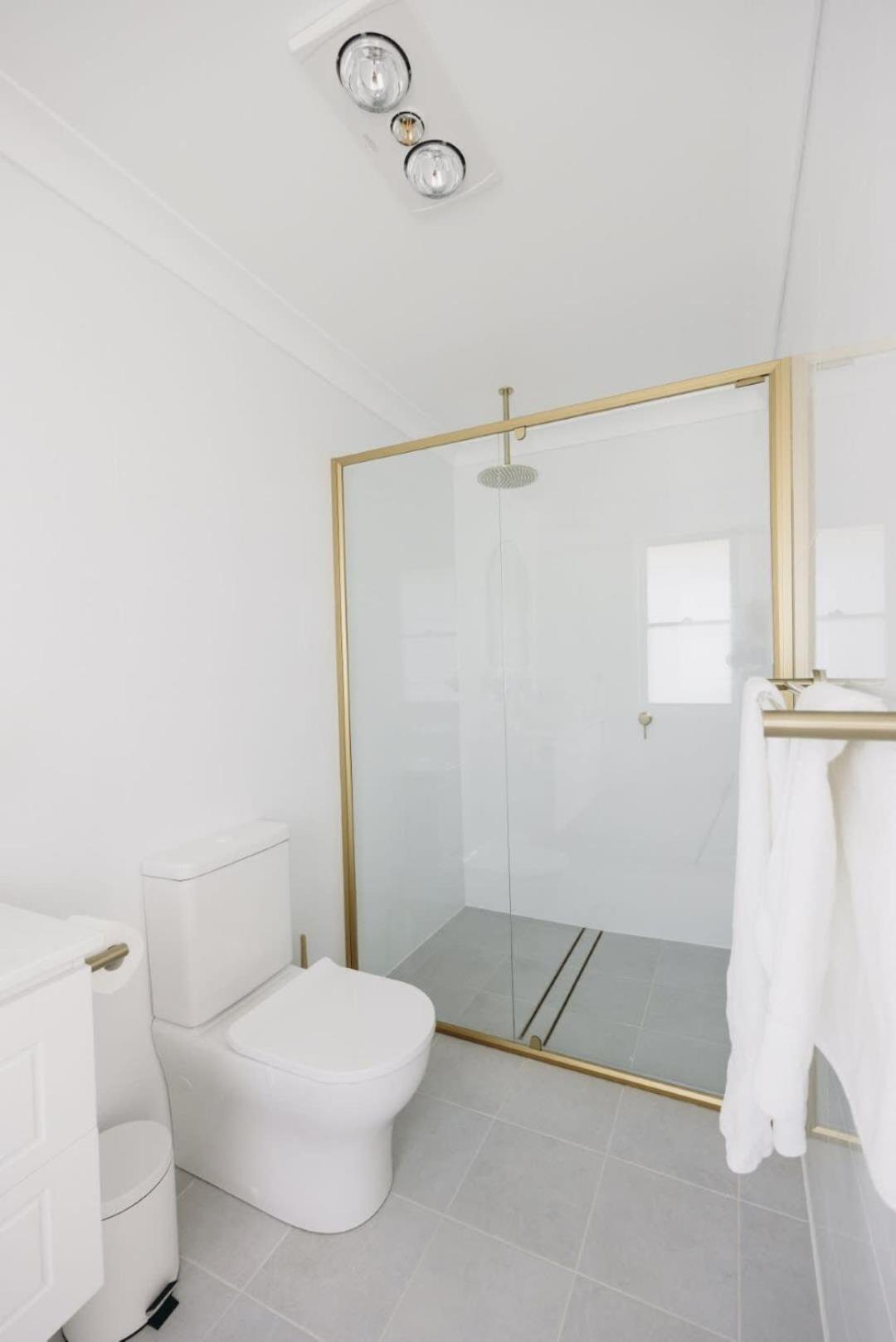 Macquarie - Sleek & Stylish, Countryside Views