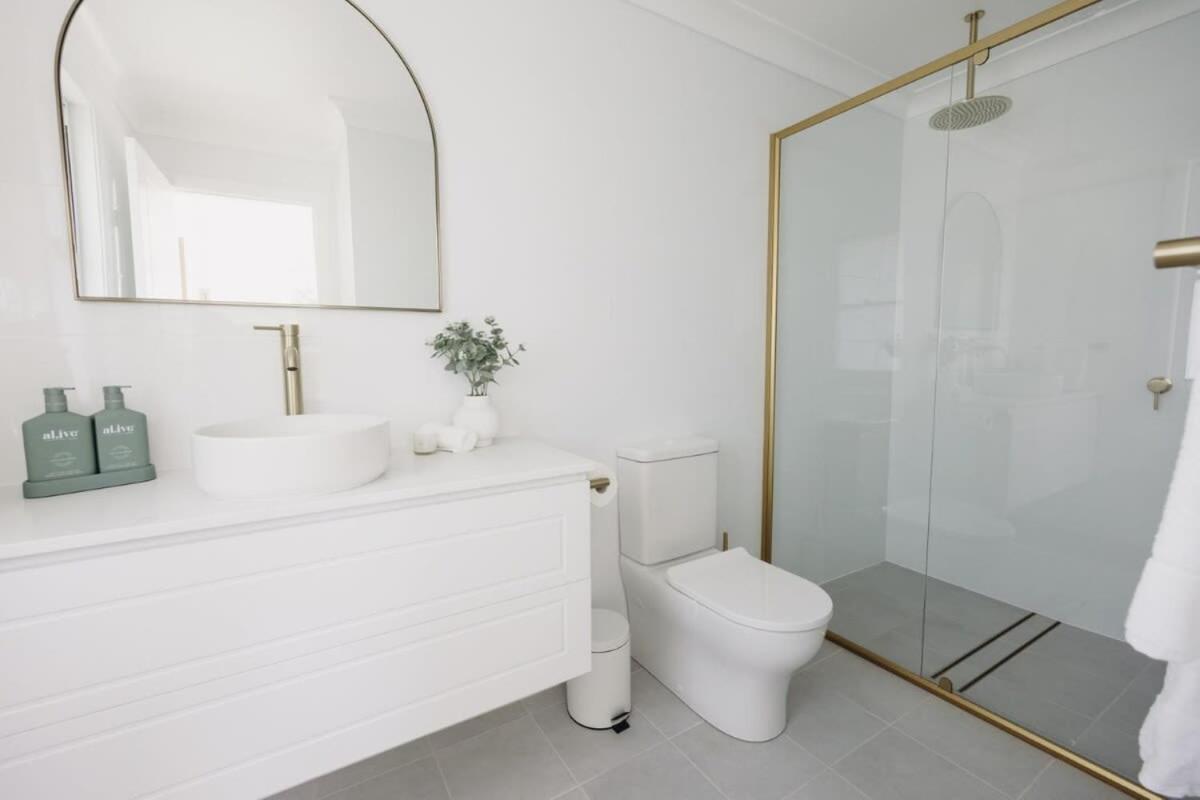 Macquarie - Sleek & Stylish, Countryside Views
