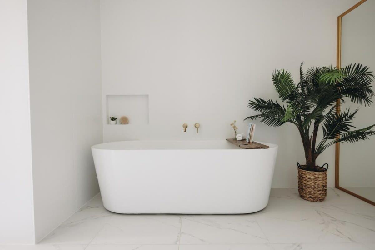 Macquarie - Sleek & Stylish, Countryside Views
