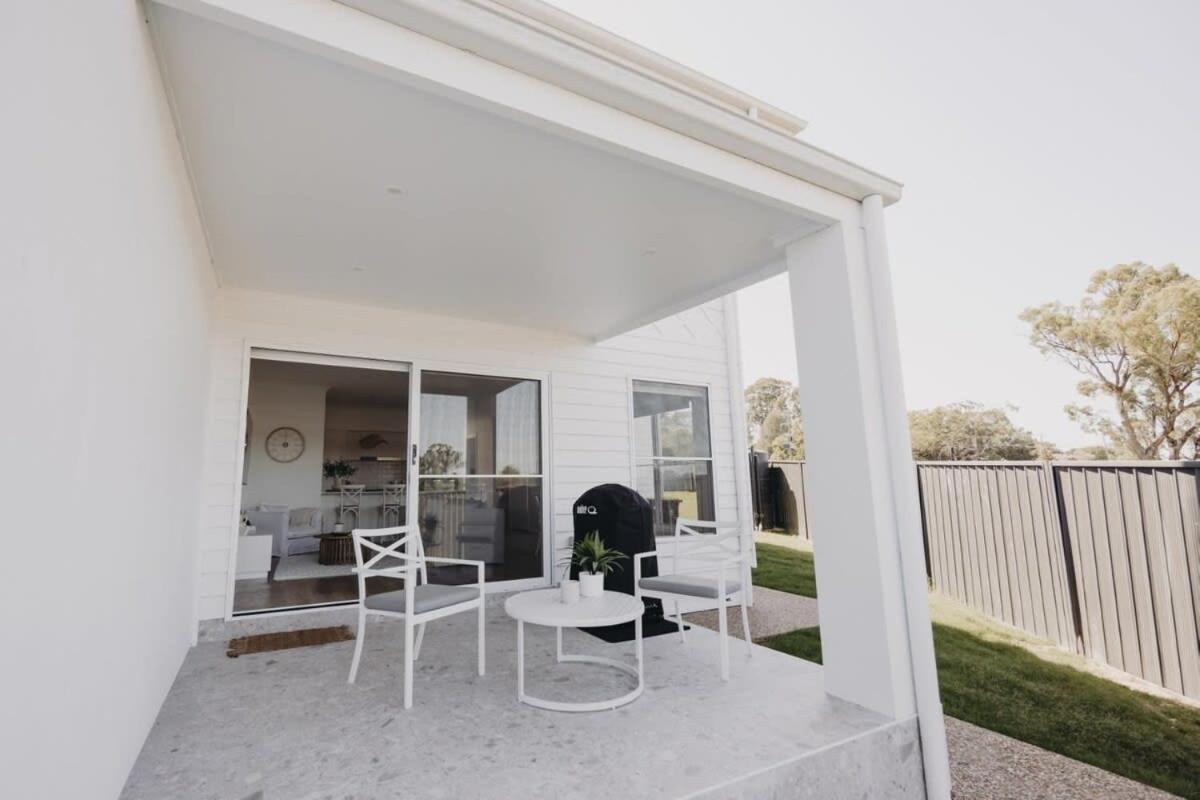 Macquarie - Sleek & Stylish, Countryside Views