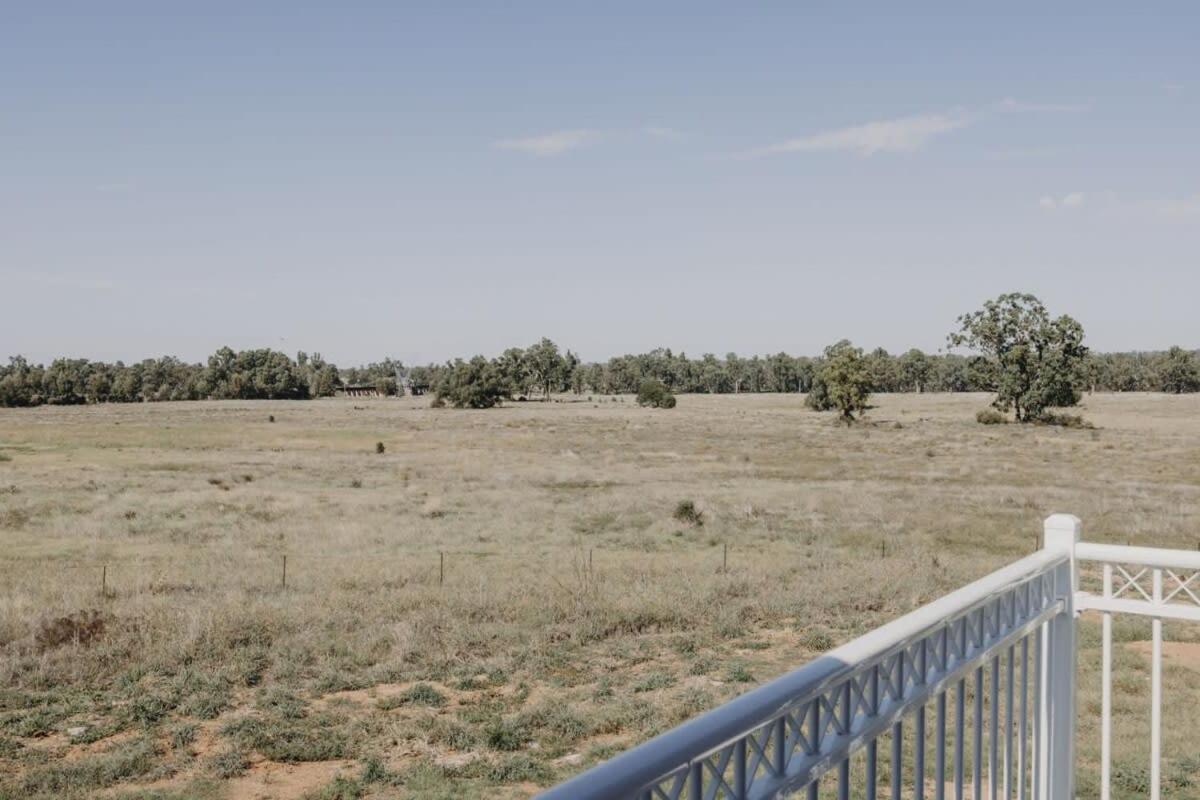 Macquarie - Sleek & Stylish, Countryside Views