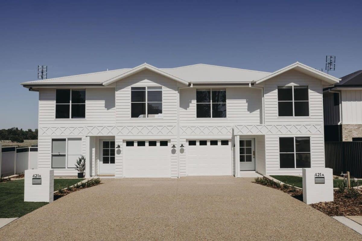 Macquarie - Sleek & Stylish, Countryside Views