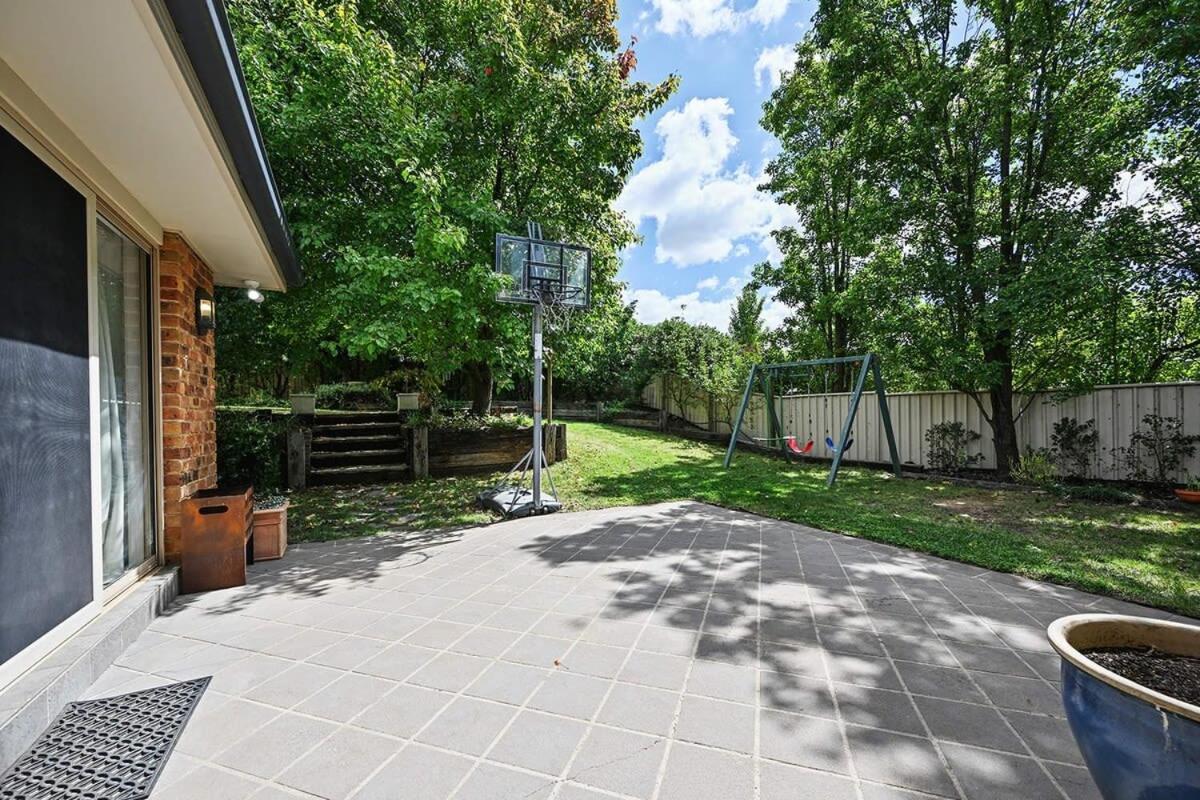 McIntosh - Grand Family Home, Elegant Entertainer