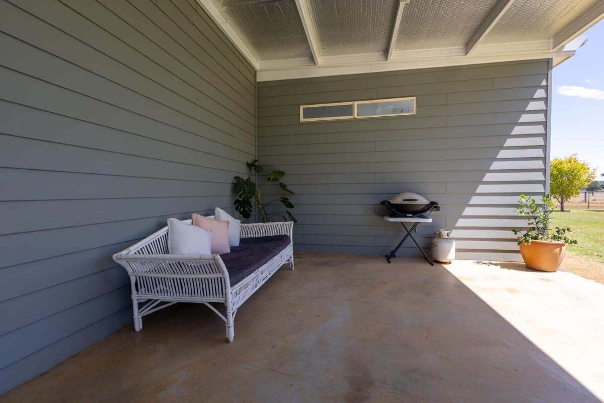 Boothenba Cottage - Heritage Farm Stay, Firepit