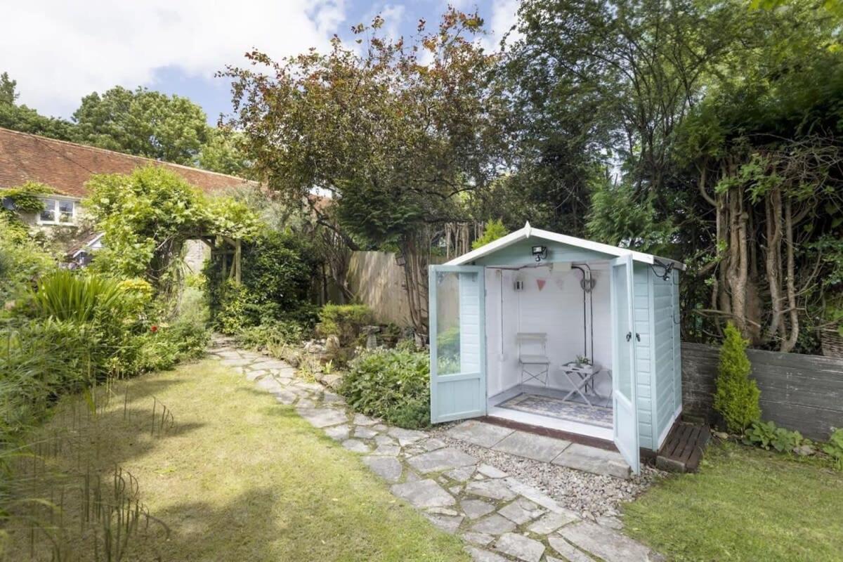 Idyllic Cottage in Dorset Garden & Parking view 2
