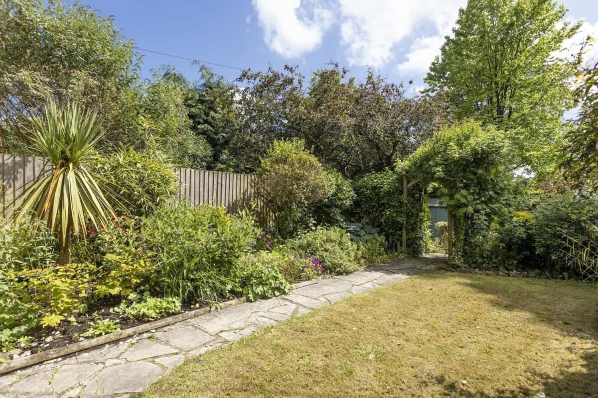 Idyllic Cottage in Dorset Garden & Parking view 5