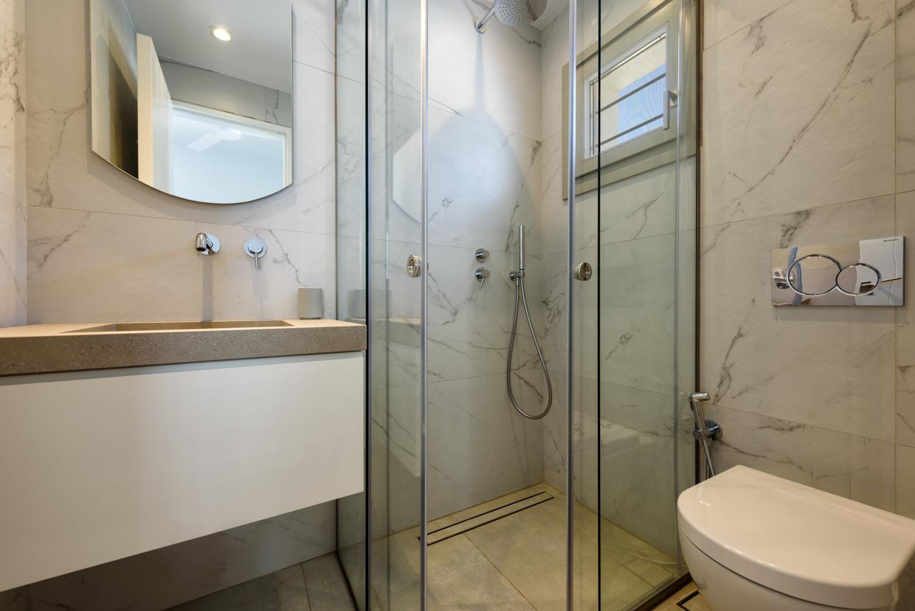 Outstanding new villa with great pool area and panoramic sea view