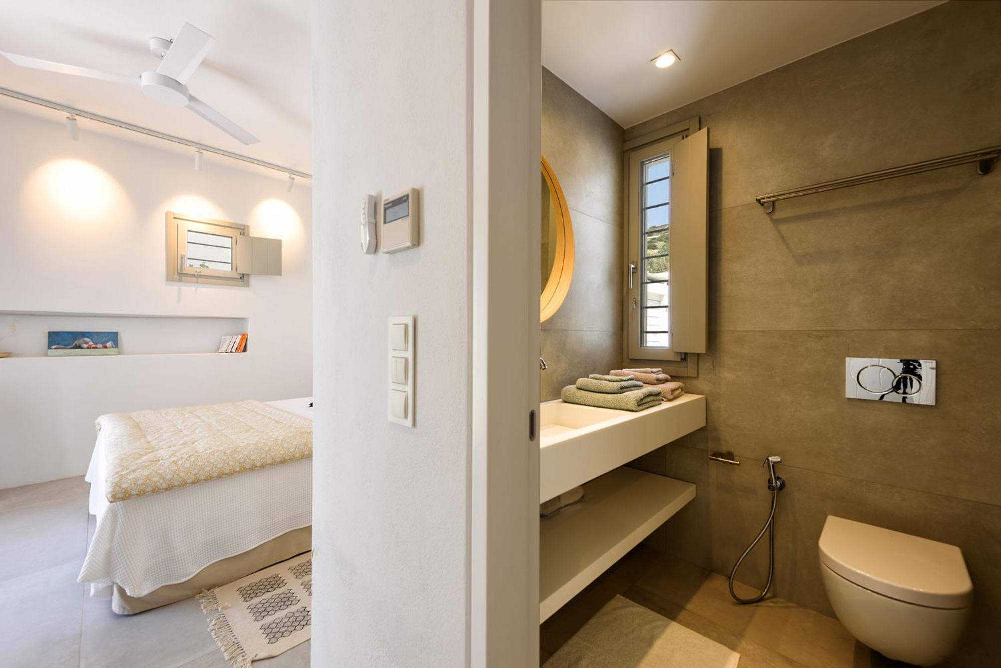 Outstanding new villa with great pool area and panoramic sea view