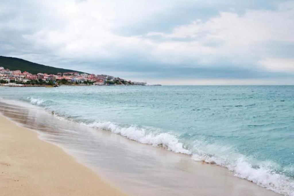 Premium Ferienwohnung SWETI WLAS Polarstar Beach Luxury Apartment 150 m zum Strand Pool 3 Balkone Meeresblick Google TV bis zu 6 Personen