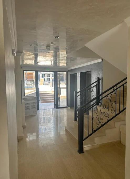 Premium Ferienwohnung SWETI WLAS Polarstar Beach Luxury Apartment 150 m zum Strand Pool 3 Balkone Meeresblick Google TV bis zu 6 Personen