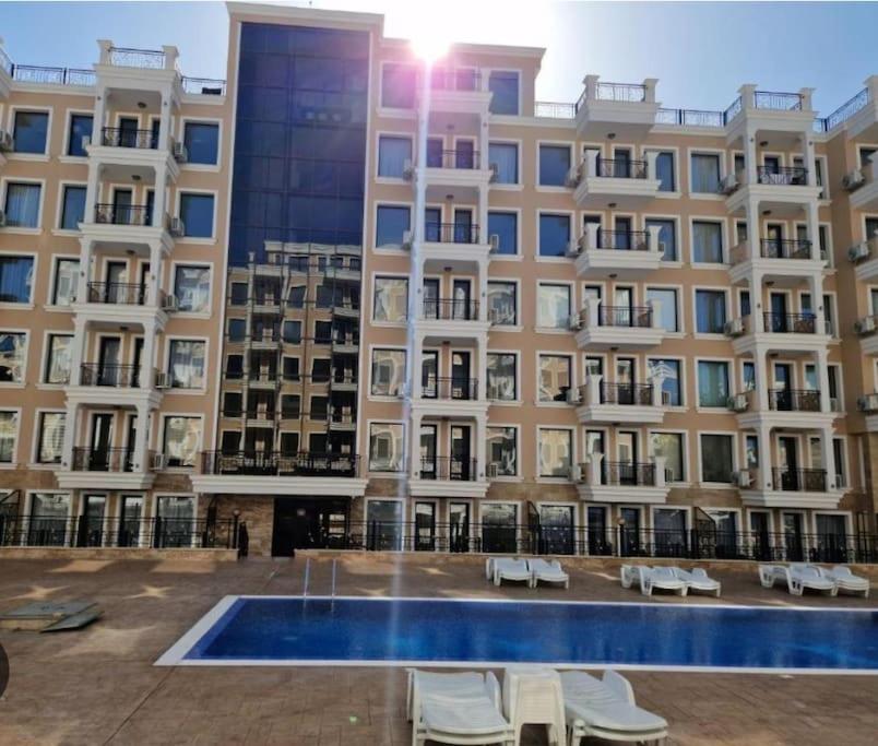 Premium Ferienwohnung SWETI WLAS Polarstar Beach Luxury Apartment 150 m zum Strand Pool 3 Balkone Meeresblick Google TV bis zu 6 Personen