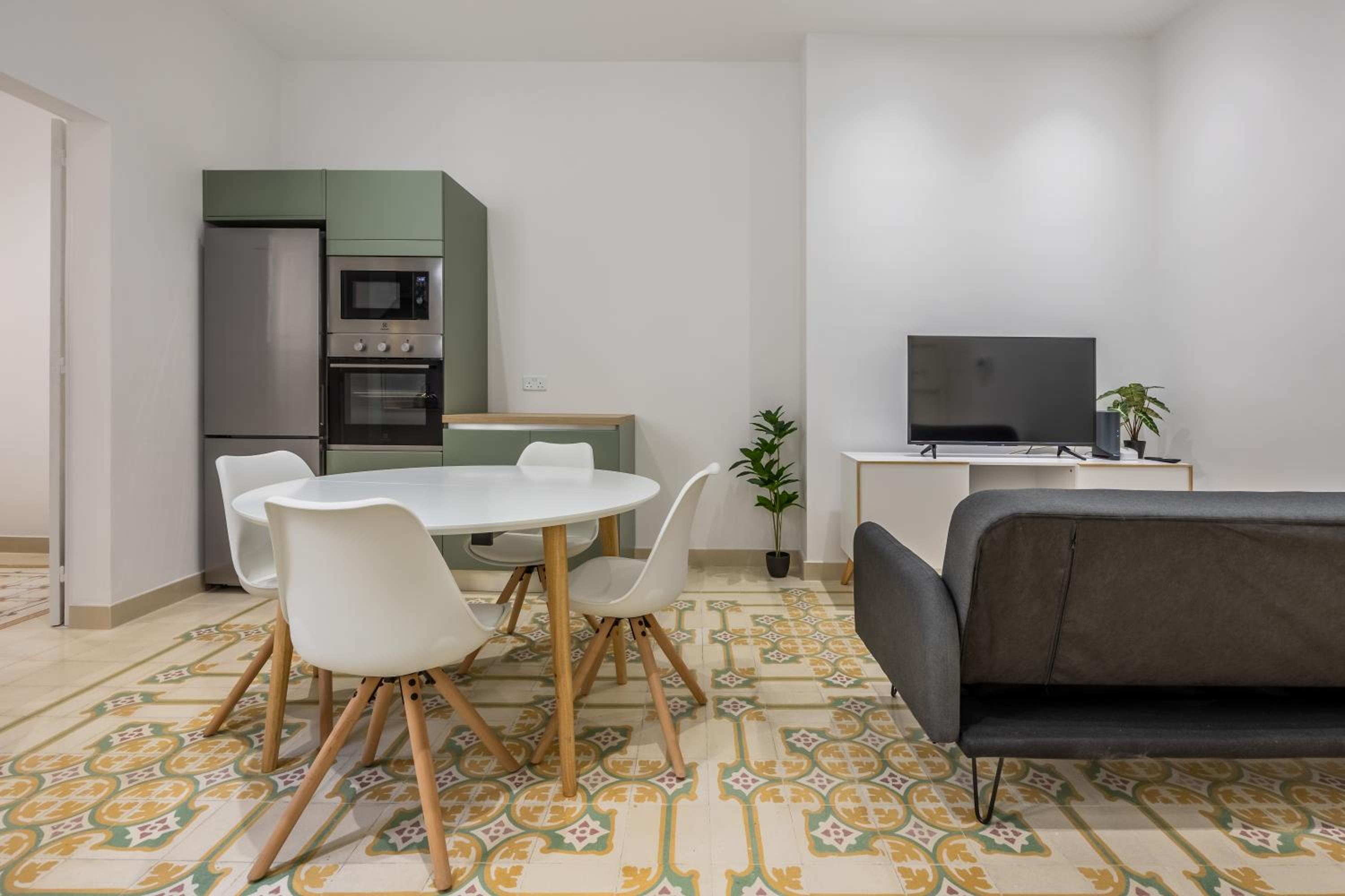 Modern luxury apt, a stone throw away to Valletta view 3