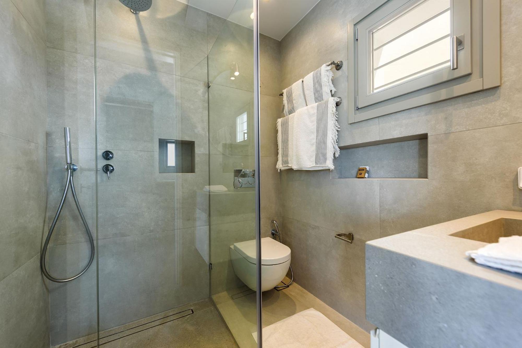 Outstanding new villa with great pool area and panoramic sea view