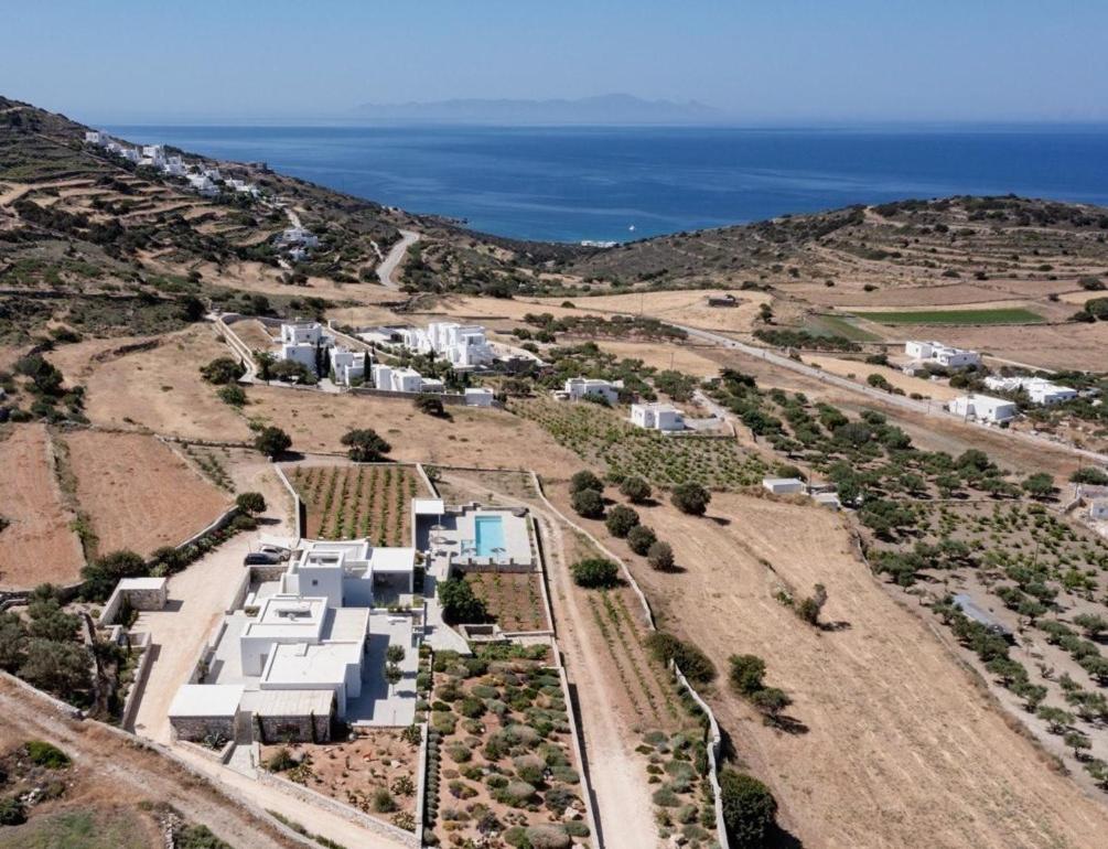 Outstanding new villa with great pool area and panoramic sea view