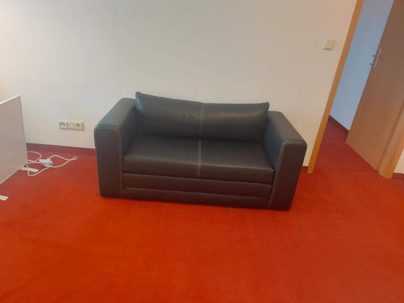 2 Bedrooms, 2 Baths House with a Living Room an Upstairs Reception rea