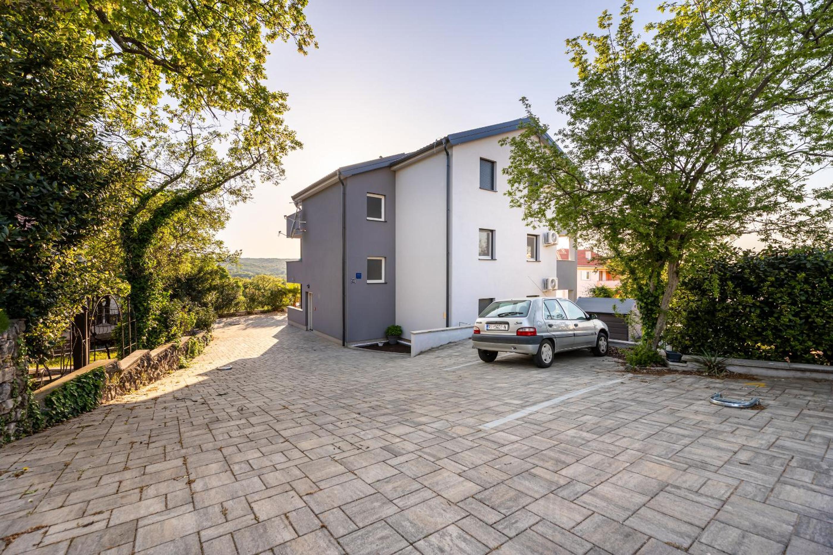 Apartment Boska en Soline — parking