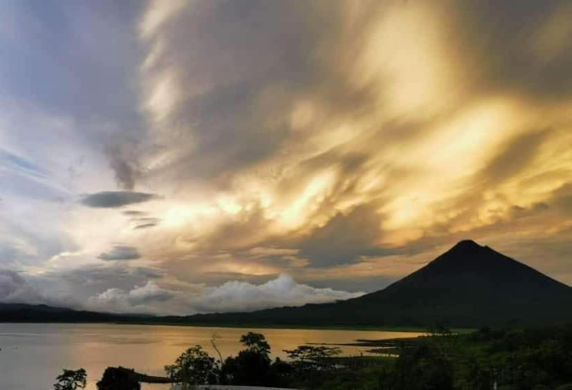 Sunset Inn Arenal B&B