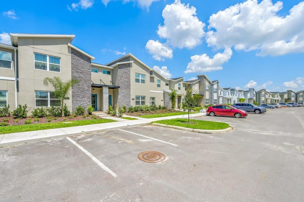 Families Deluxe Dream Vacation 10 min from Disney view 5