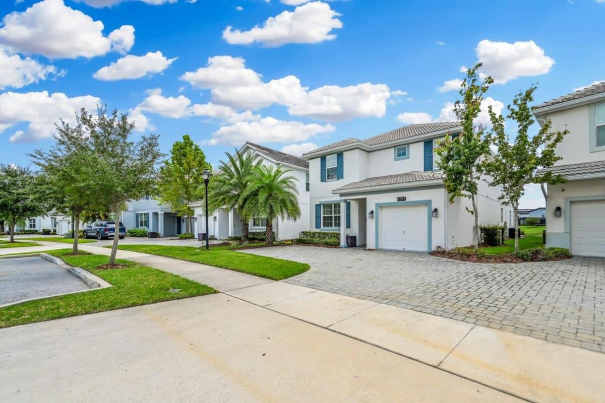 Luxury Storey Lake Retreat - Spacious Disney-Near view 3