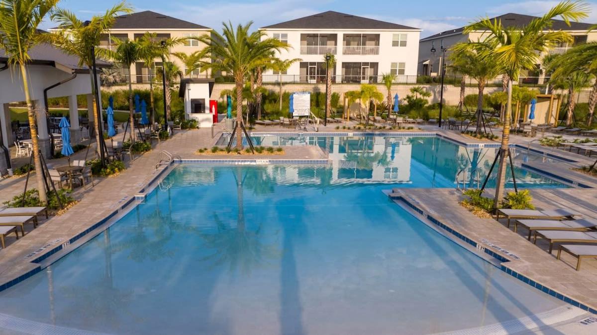 Beautiful & Spacious 3-Bed Condo Champions Gate