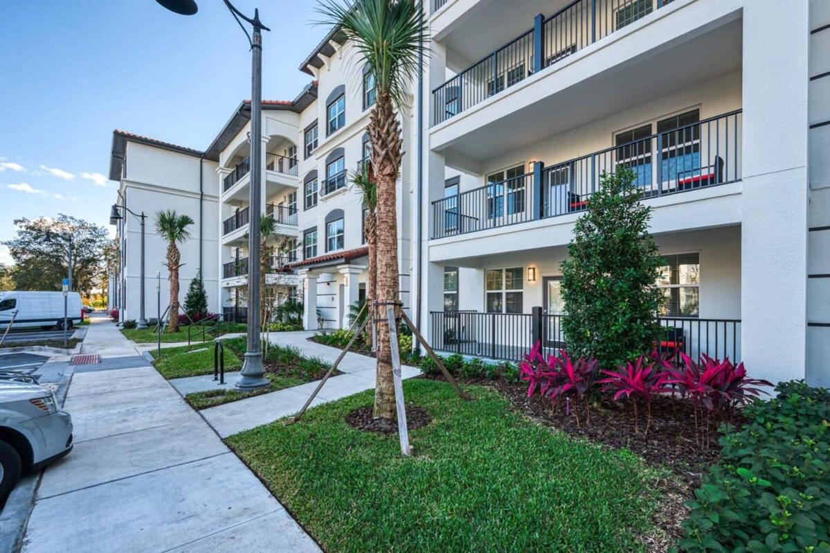 Prime Location-Spacious Condo for 8 Guests