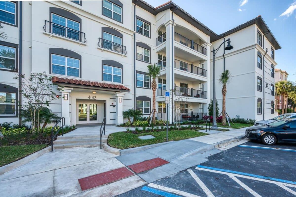 Prime Location-Spacious Condo for 8 Guests