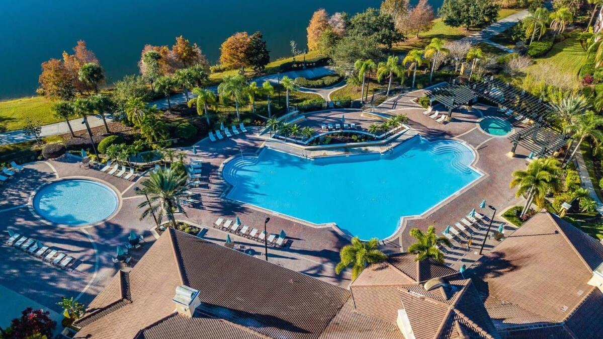 Prime Location-Spacious Condo for 8 Guests