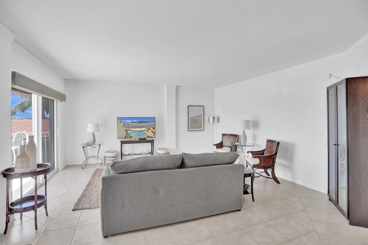 Fort Lauderdale Yacht & Beach Club 412 view 5